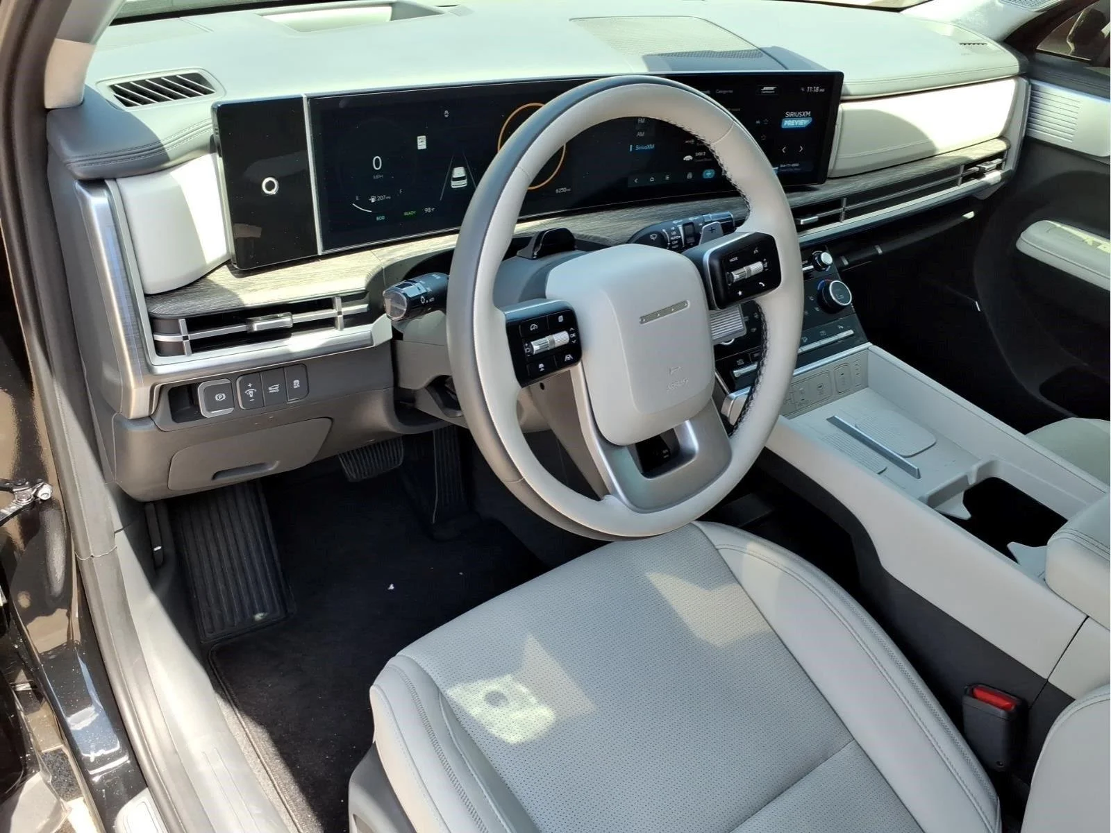 Used 2025 Phantom Black Hyundai Calligraphy image 17