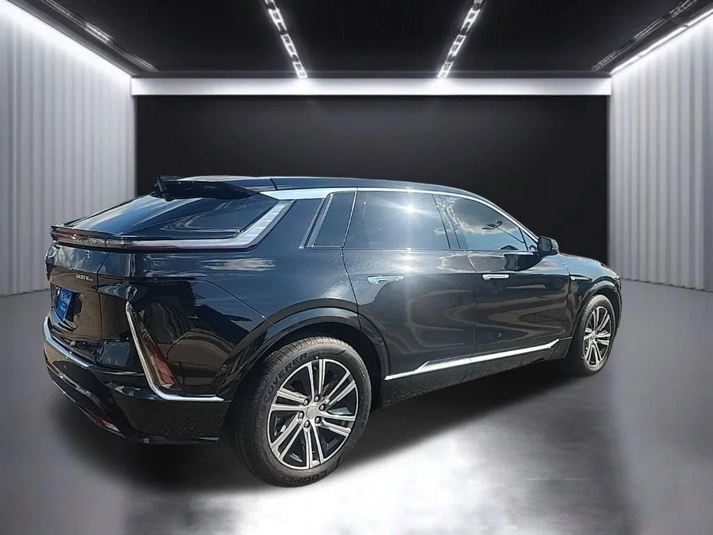 Used 2024 Black Cadillac Luxury image 4