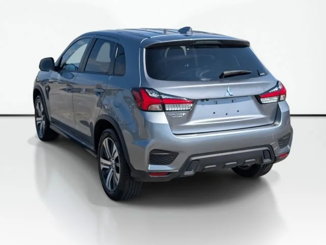 Used 2024 Silver Mitsubishi 2.0 ES image 9