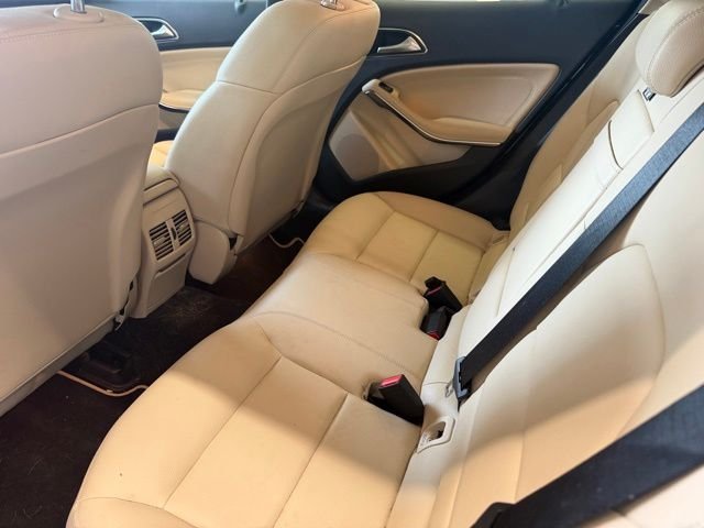 Used 2016 Black Mercedes-Benz GLA 250 image 15