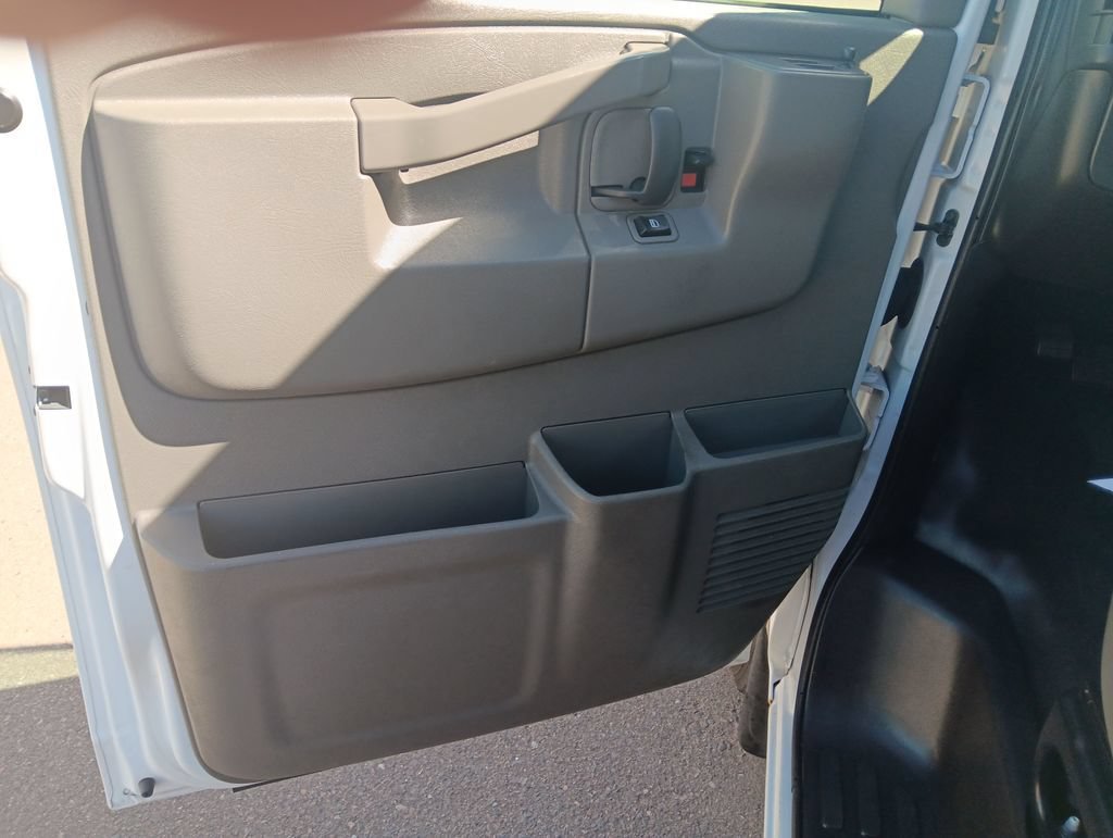 Used 2024 Summit White Chevrolet WT image 10