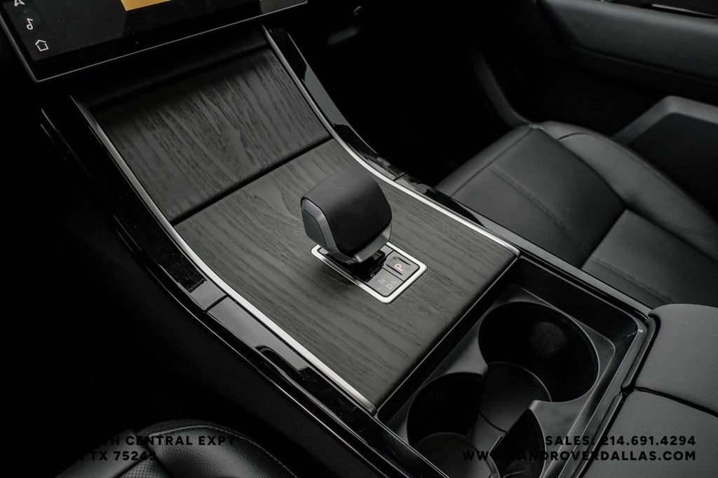 New 2026 Fuji White Land Rover Dynamic SE image 26