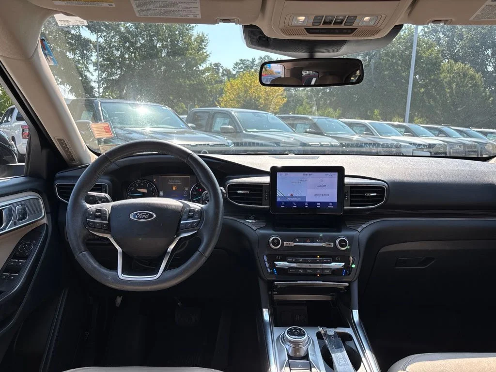 Used 2020 White Ford Limited image 8