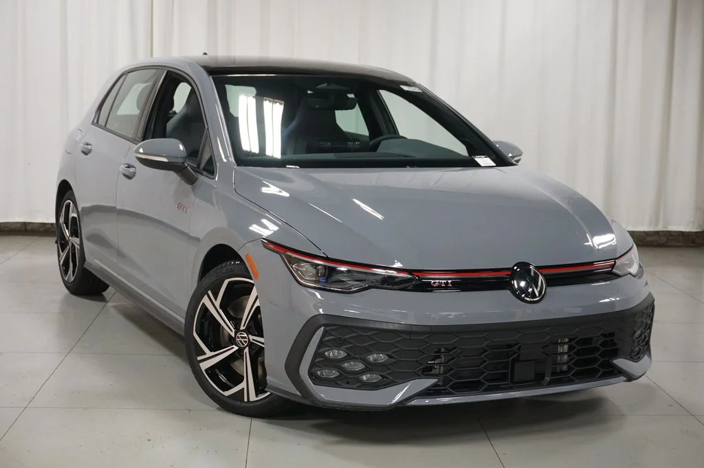 New 2026 Moonstone Gray Volkswagen SE image 4