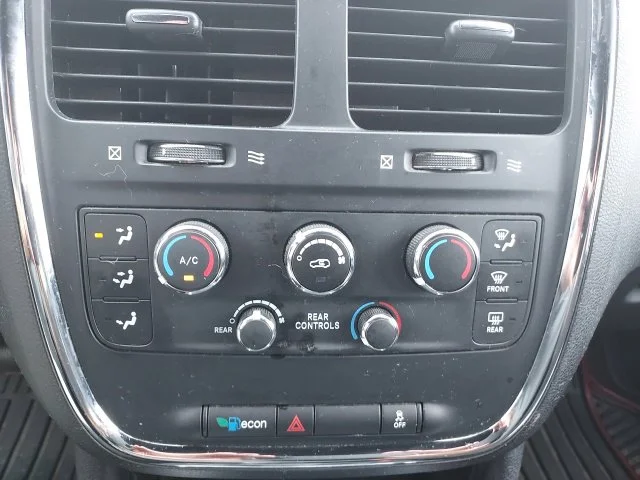 Used 2015 Silver Dodge SXT image 13