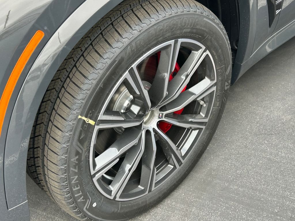 New 2026 Dravit Grey Metallic BMW xDrive40i image 3