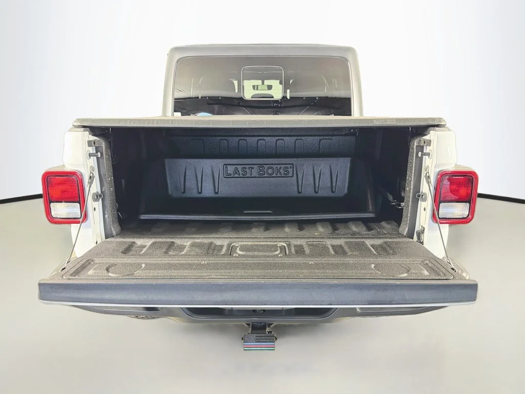 Used 2021 White Jeep Willys image 24