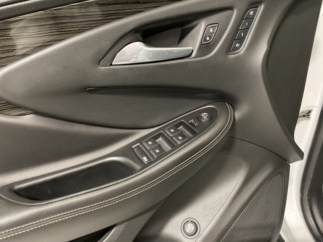 Used 2018 Summit White Buick Essence image 22