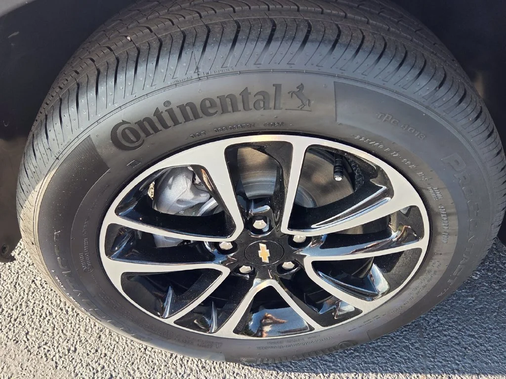 New 2026 Summit White Chevrolet LT image 41