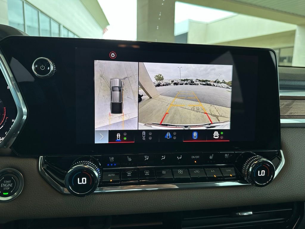 Used 2023 White GMC Denali image 26