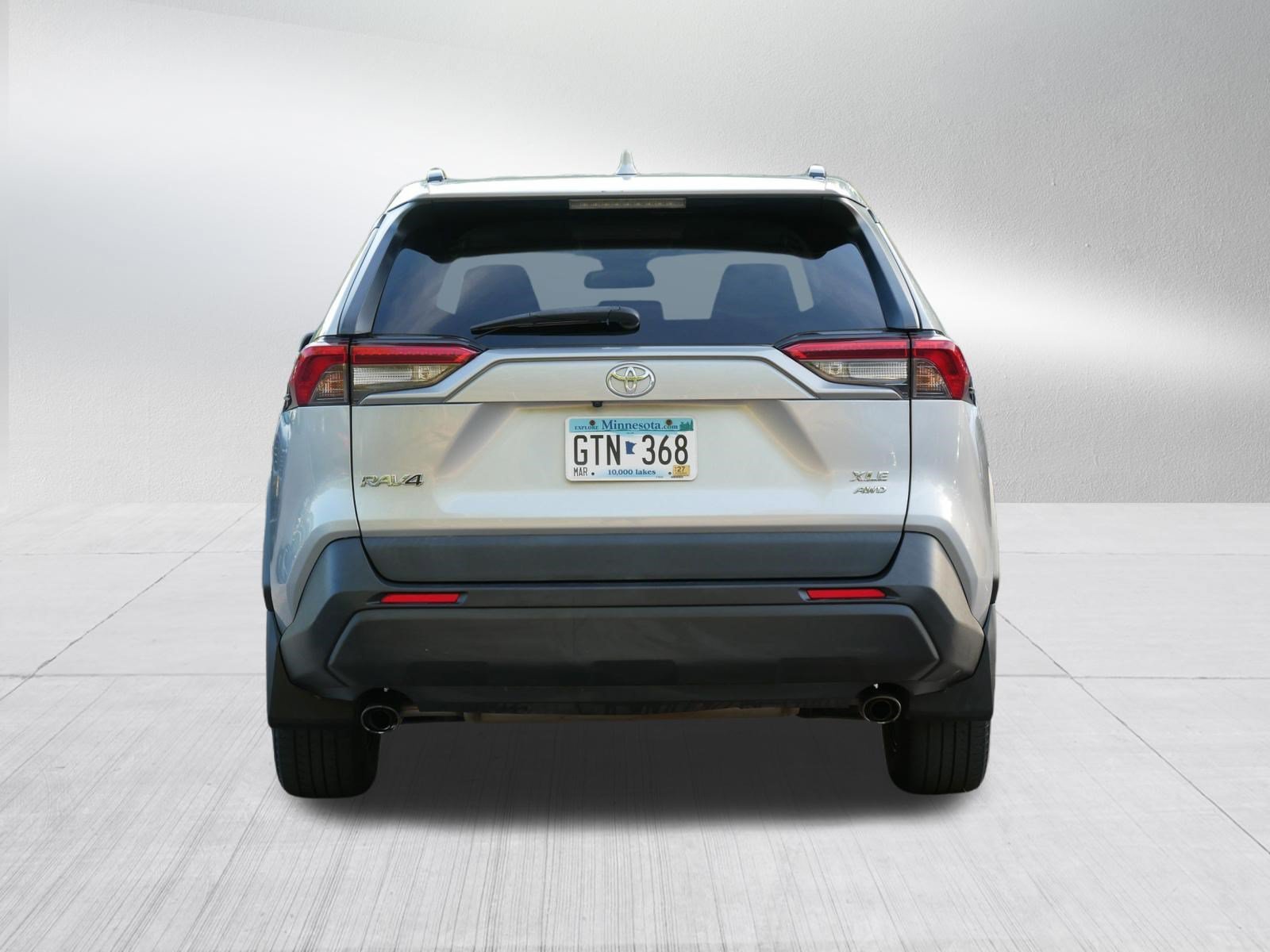 Used 2019 Silver Sky Metallic Toyota XLE image 6
