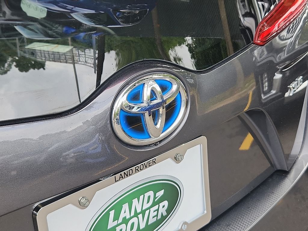 Used 2021 Magnetic Gray Metallic Toyota XLE image 30