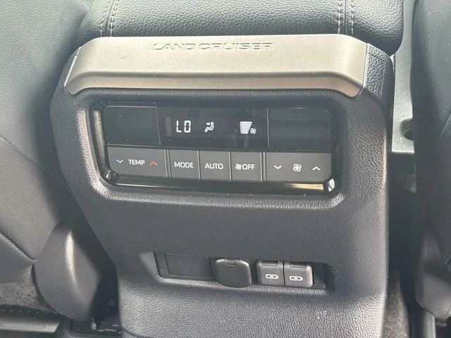 Used 2025 Black Toyota Base image 23