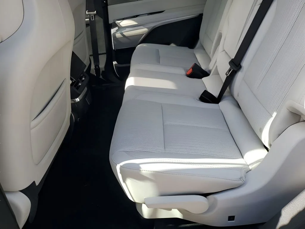 2026 Cadillac VISTIQ Sport - Photo 22