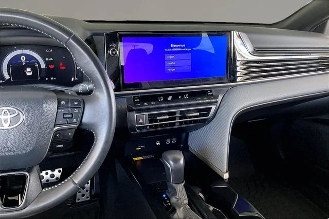 Used 2025  Toyota SE image 9