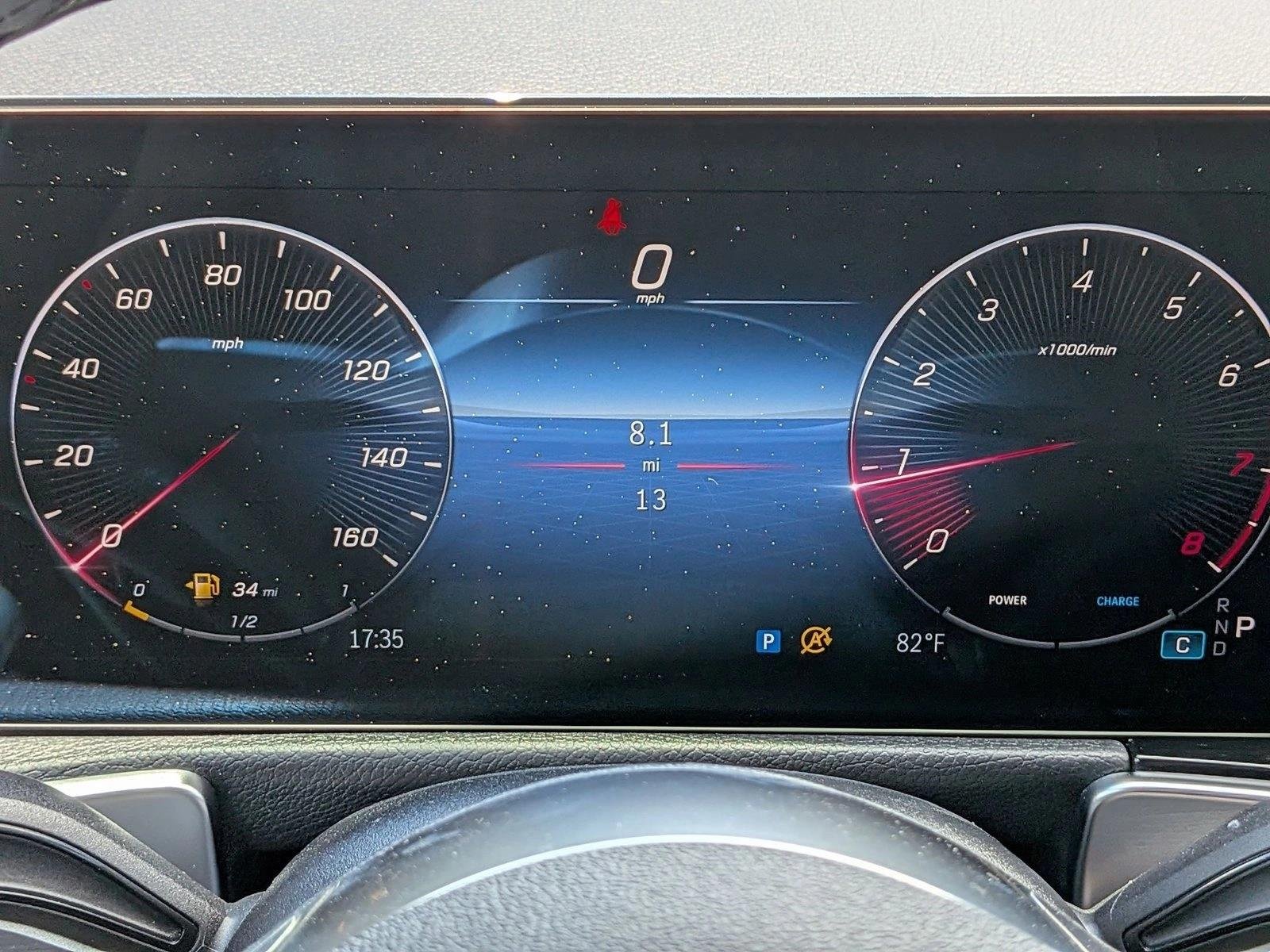 New 2026 Polar White Mercedes-Benz GLB250 image 11
