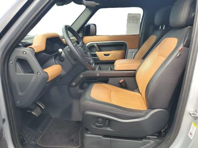 Used 2022 Gray Land Rover X image 9
