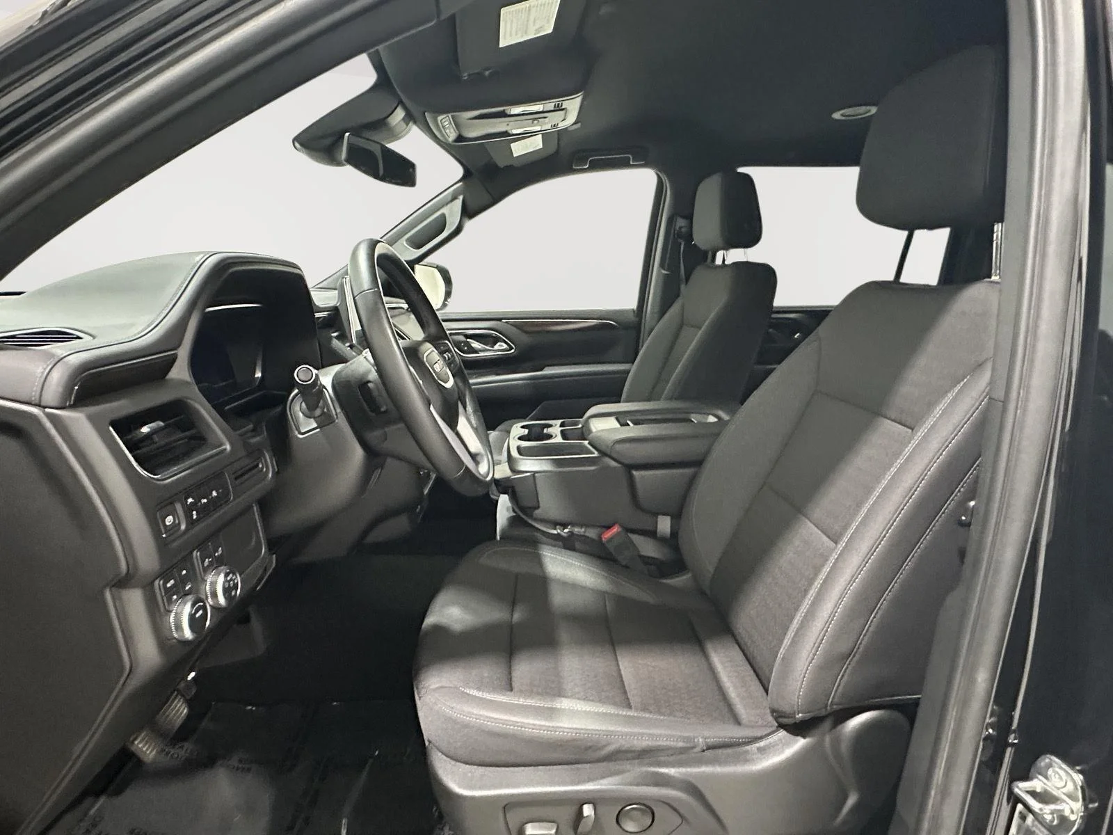 Used 2024 Onyx Black GMC SLE image 17