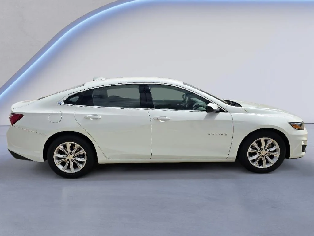 Used 2022 Summit White Chevrolet LT image 7