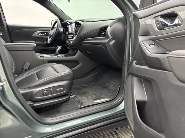 Used 2023 Silver Sage Metallic Chevrolet LT Leather image 28