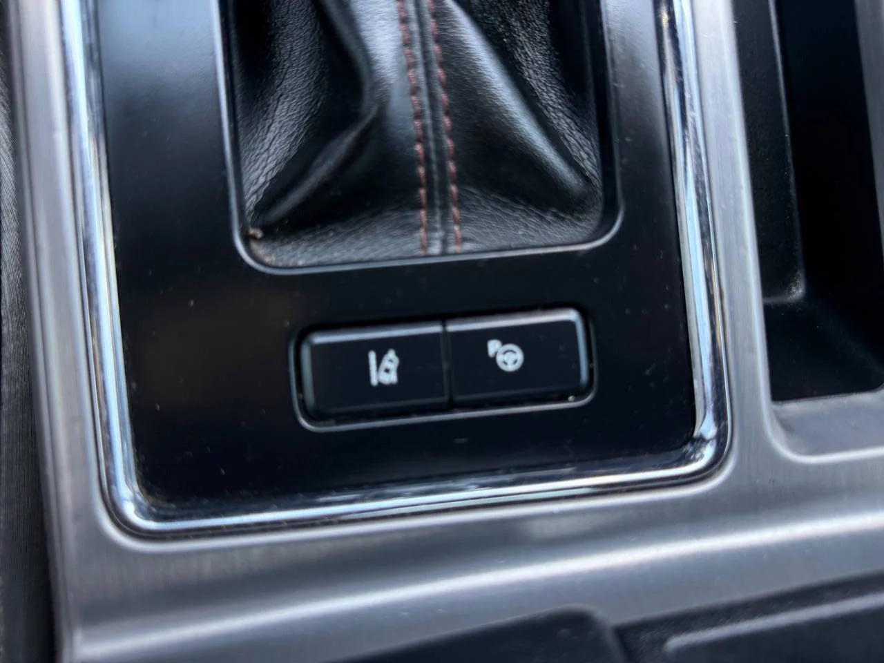 Used 2018 White Ford Platinum 4x4 4dr SuperCrew 5.5 ft. SB image 26