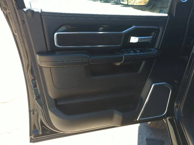Used 2022 Black Ram Laramie image 17
