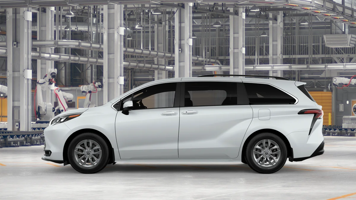 New 2026 Wind Chill Pearl Toyota XLE image 4