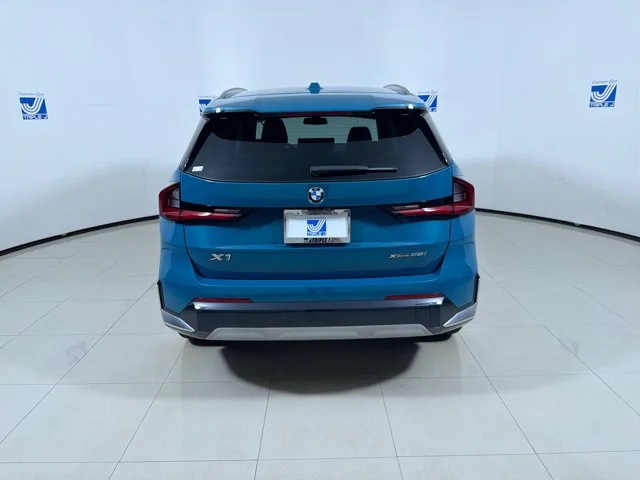 Used 2023 Blue BMW xDrive28i image 7