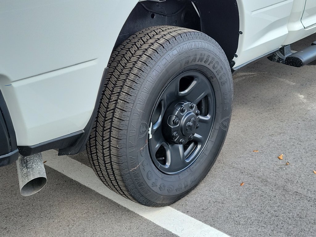 2026 RAM 3500 Tradesman - Photo 4