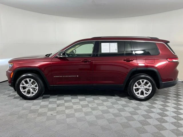 Used 2022 Red Jeep Limited image 4