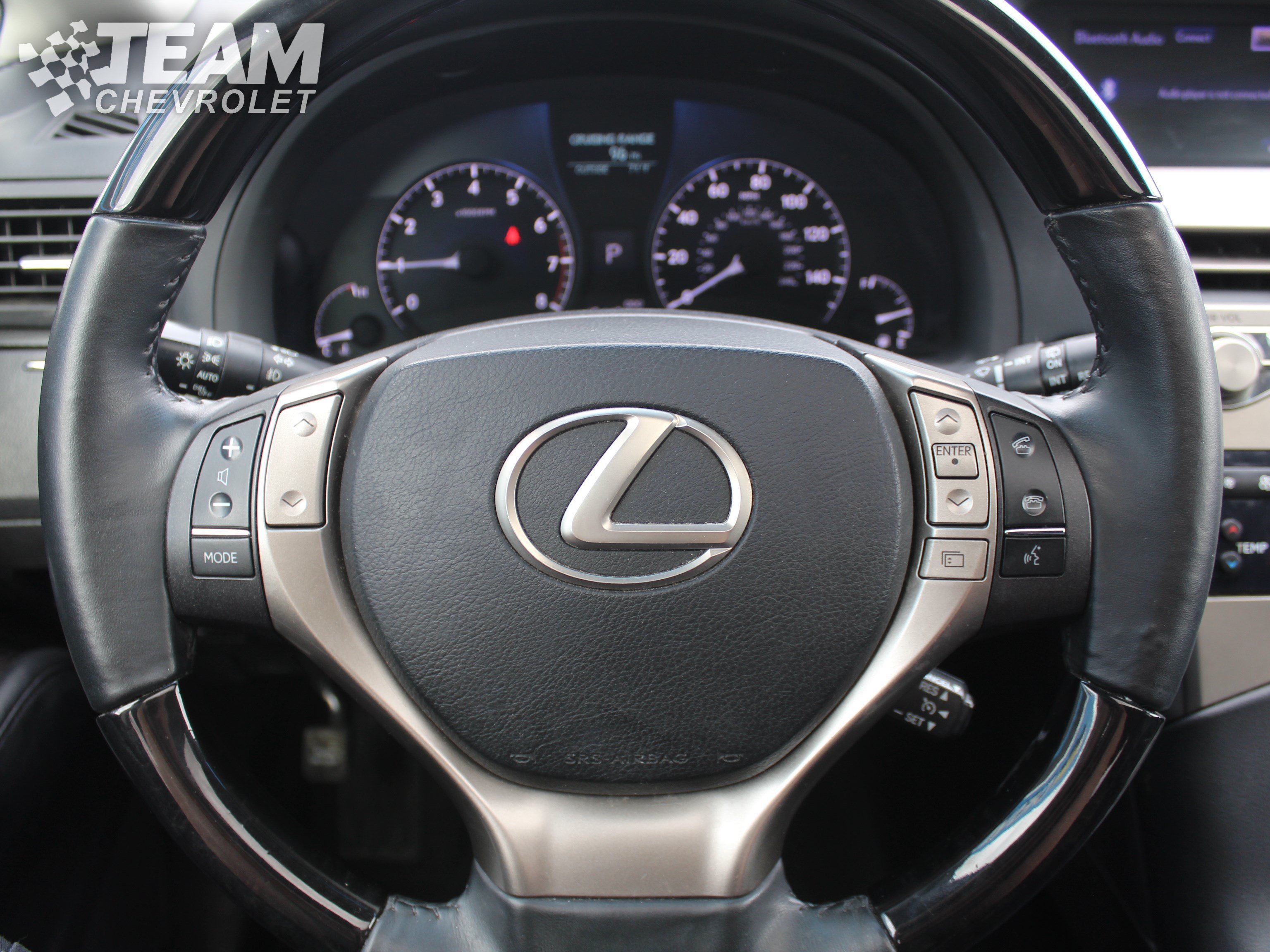 Used 2015 White Lexus  image 16