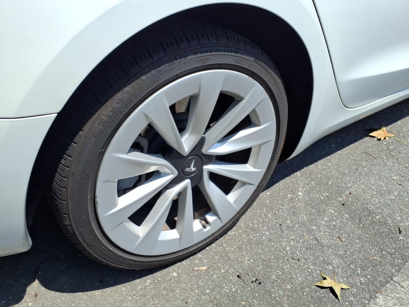 Used 2023  Tesla  image 11