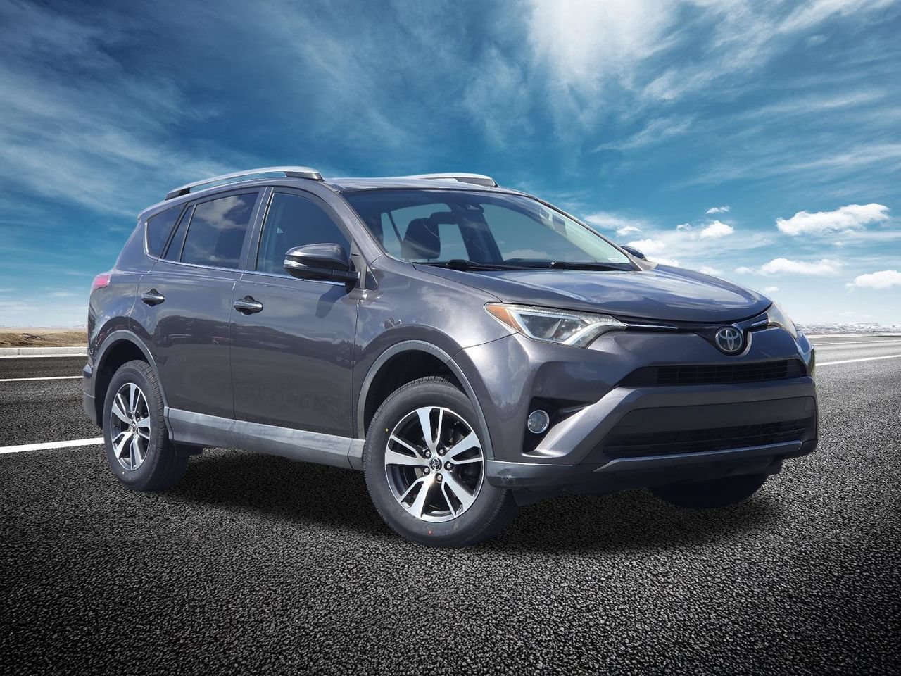 Used 2018 Toyota RAV4 XLE with VIN 2T3WFREVXJW410268 for sale in Brunswick, GA