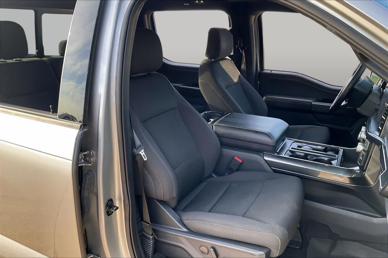 Used 2023 Iconic Silver Ford XLT image 9