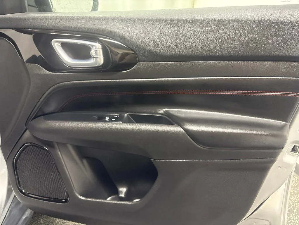 Used 2025 Silver Jeep Trailhawk image 17