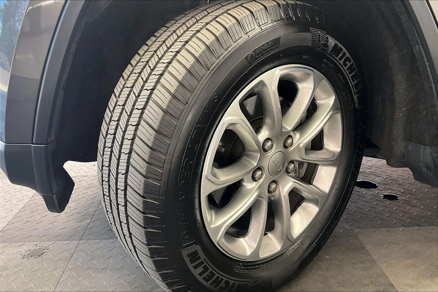 Used 2014 Granite Crystal Metallic Clearcoat Jeep Limited image 33