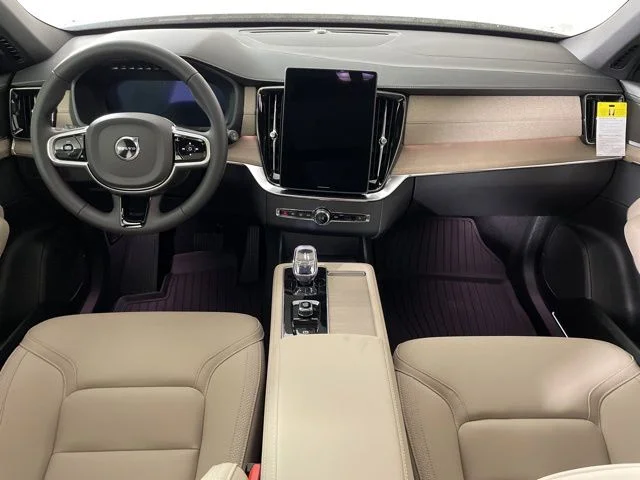 2025 Volvo XC90 Core - Photo 35