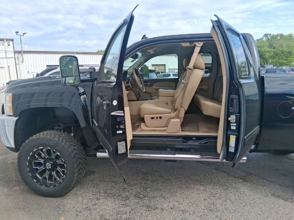 Used 2013 Black Chevrolet LTZ image 11