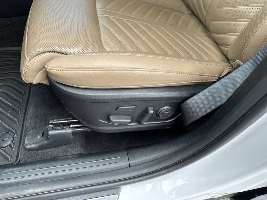 Used 2026 White Kia X-Line SX Prestige image 14