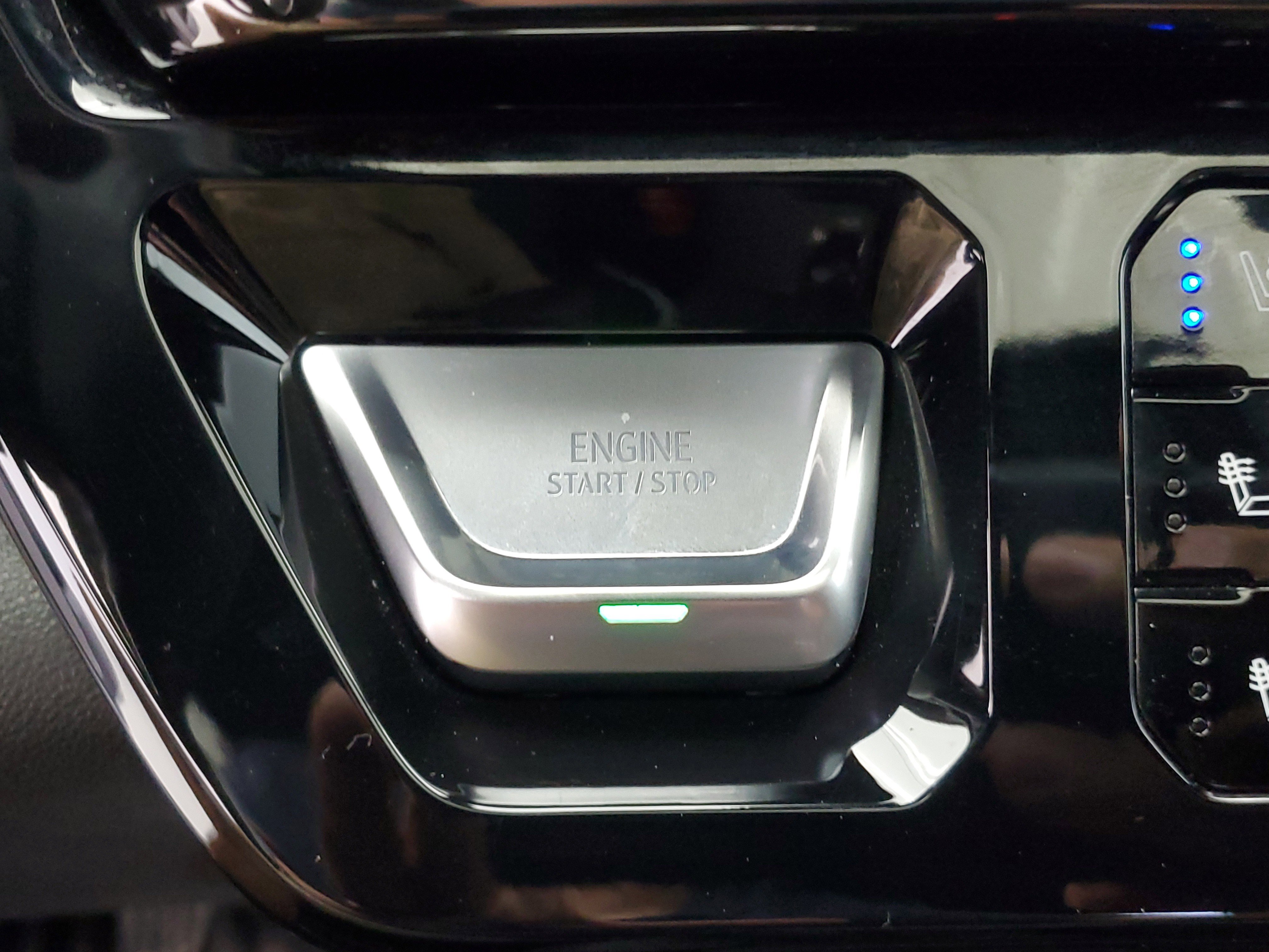Used 2024 Summit White GMC AT4X image 30