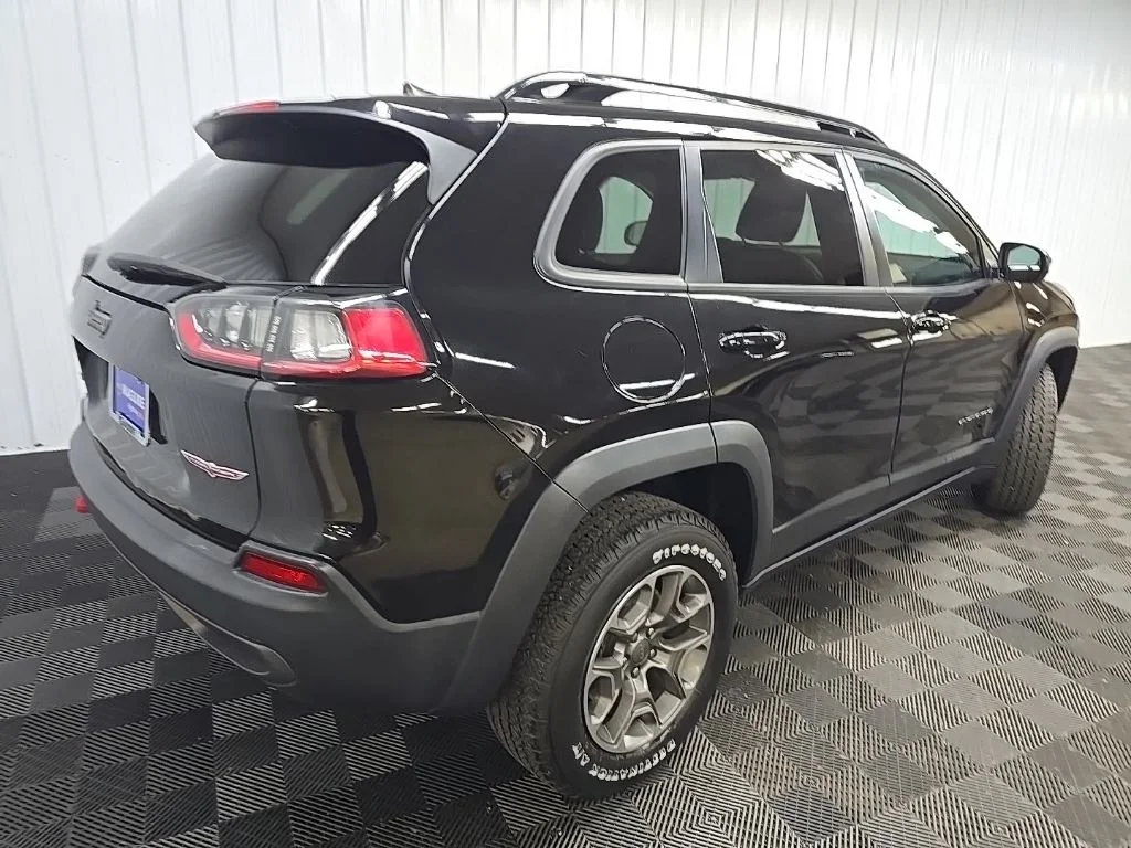 Used 2022 Black Jeep Trailhawk image 12