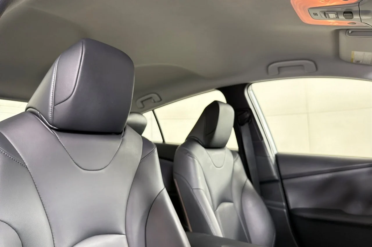 Used 2022 Wind Chill Pearl Toyota L Eco image 16