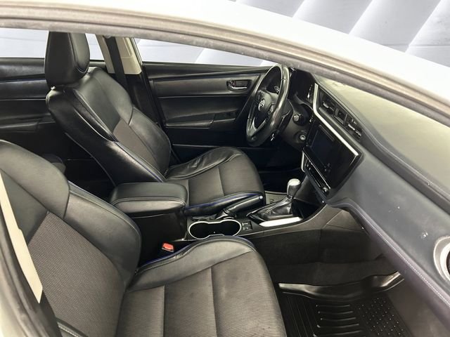 Used 2019 Silver Toyota SE image 13