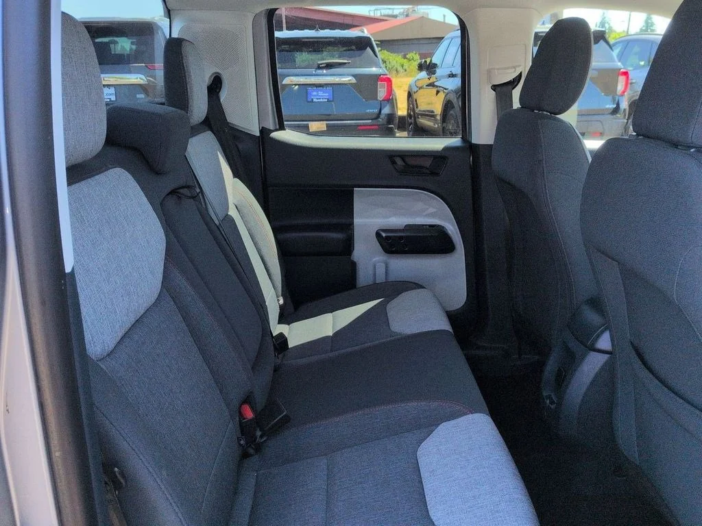 Used 2024 Silver Metallic Ford XLT image 27