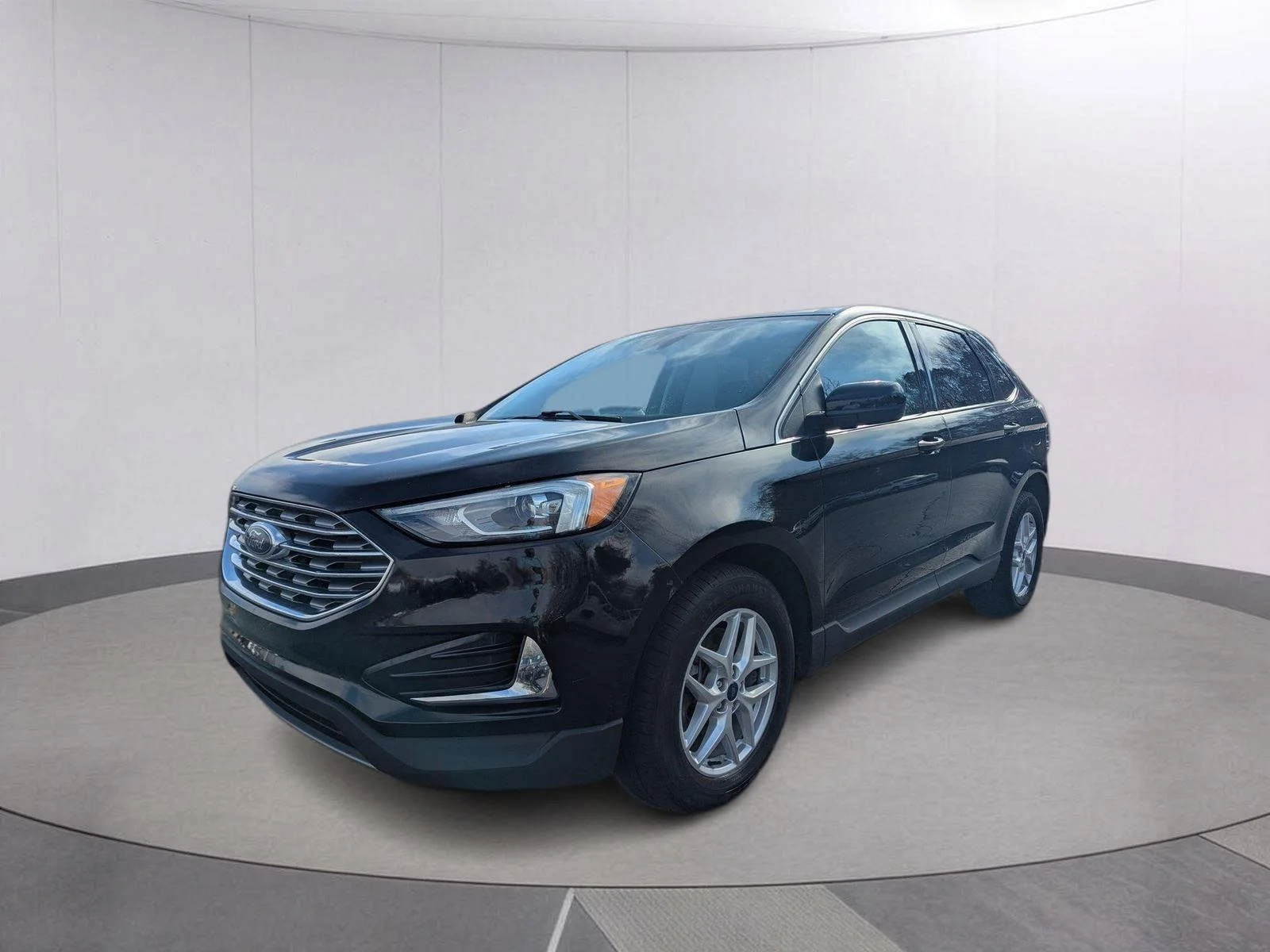 Used 2022 Agate Black Ford SEL image 1