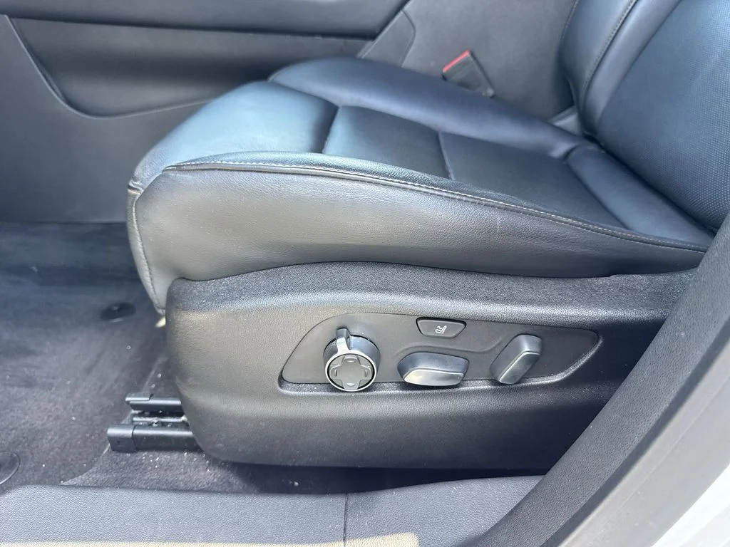 Used 2019 White Cadillac Sport image 12