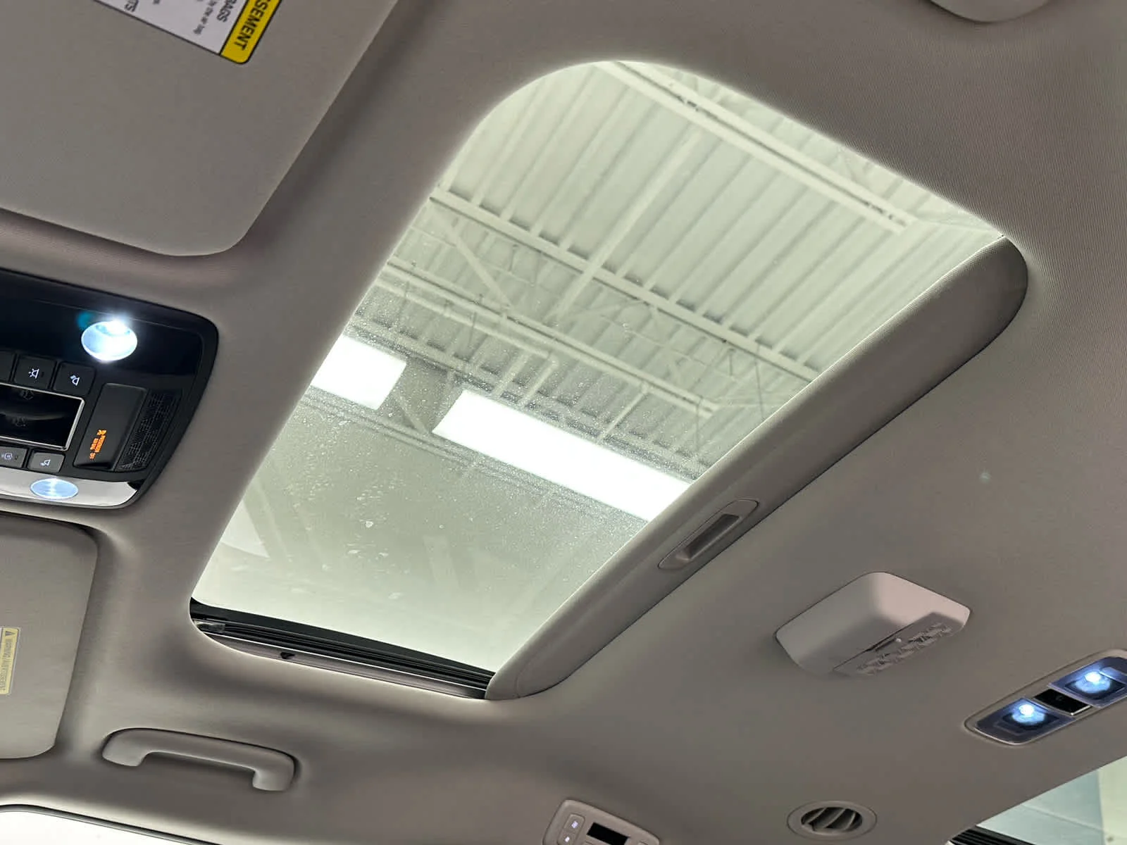 Used 2025 Snow White Pearl Kia SX image 42