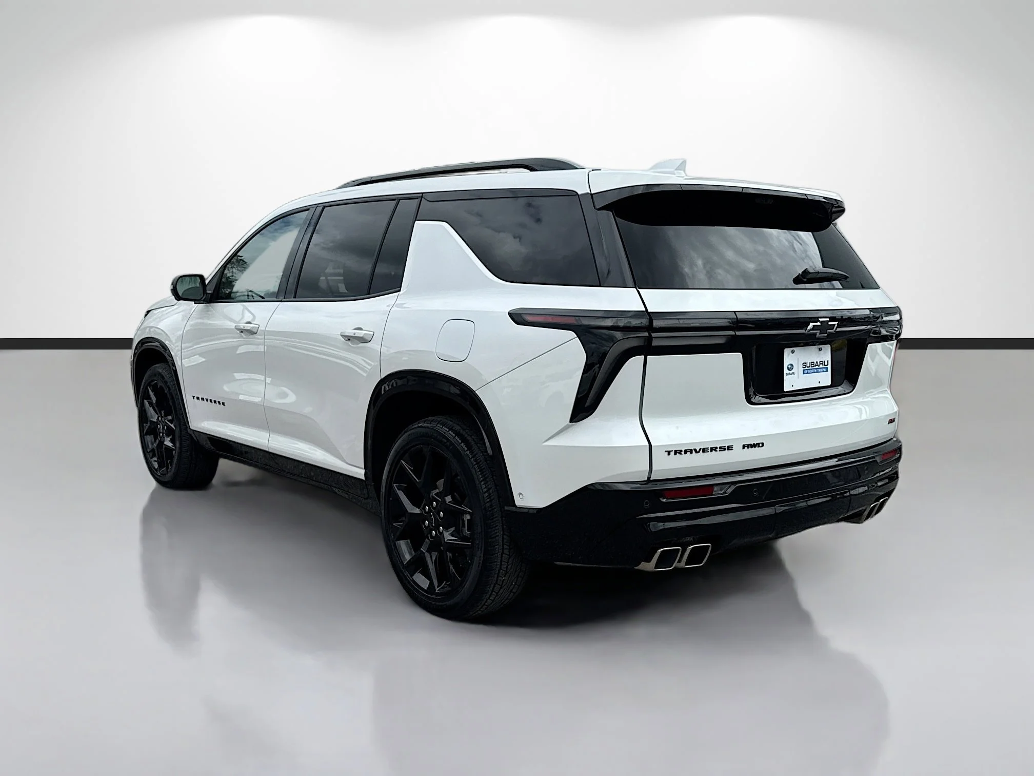 Used 2024 Iridescent Pearl Tricoat Chevrolet AWD RS image 5