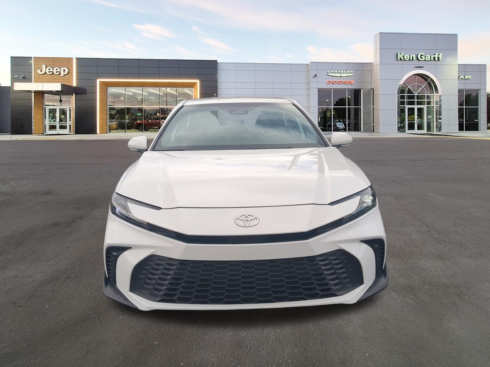 Used 2025 Ice Toyota LE image 11