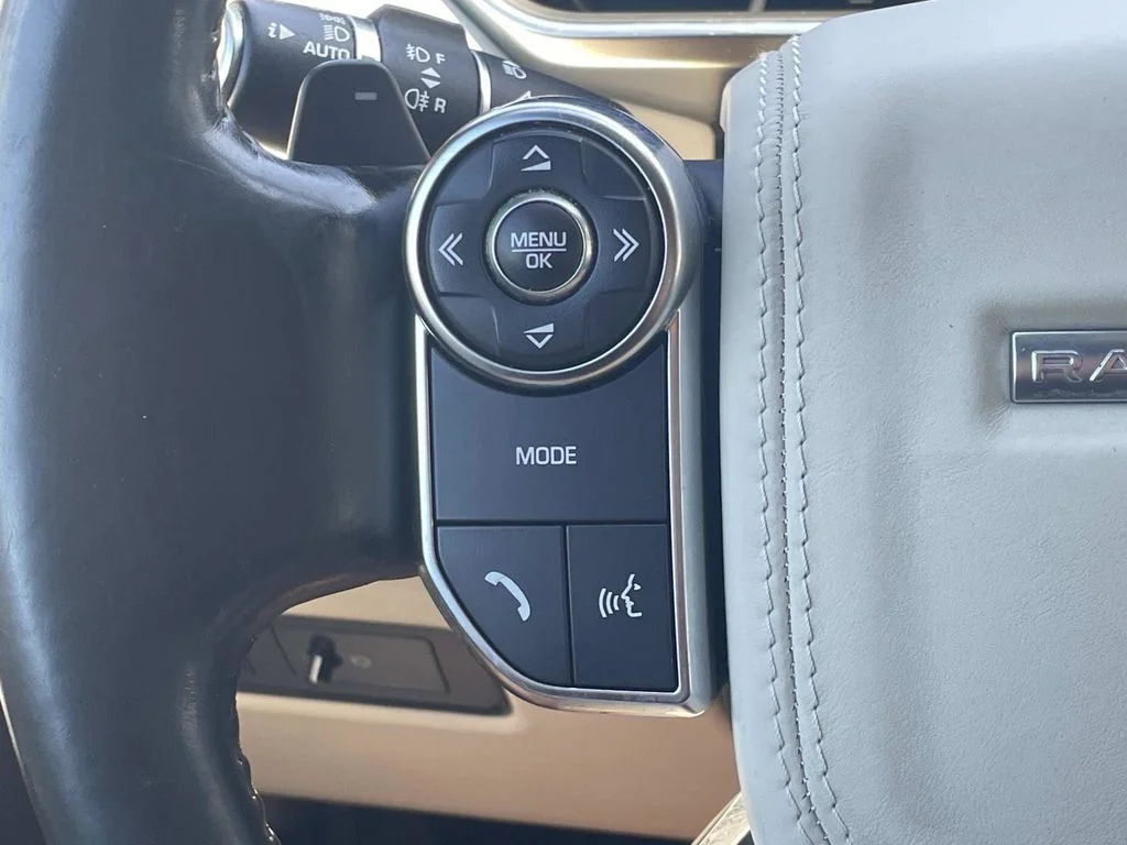 Used 2016 White Land Rover HSE image 26